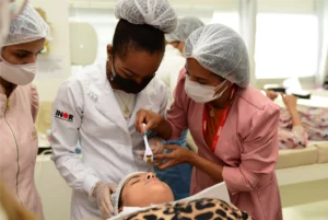 Conhecimento e experiência são construídos entre professora e estudante